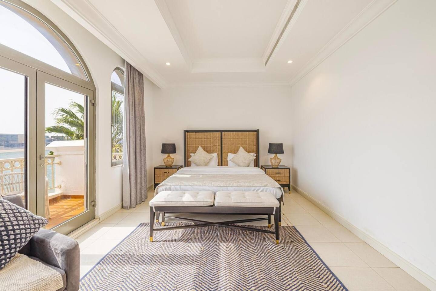 Contemporary With Stunning View Of The Sea Villa